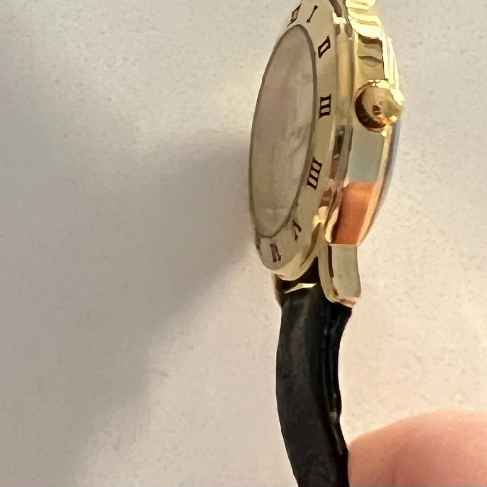 VINTAGE WATCH 90s Roman Numerals Gold-tone Bezel Leather Band Unisex Business